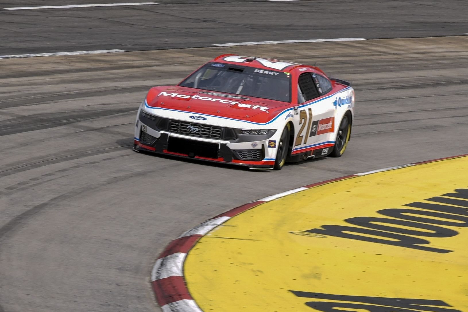 Josh Berry drives the #21 Ford Mustang for Wood Brothers Racing - Source: Imagn